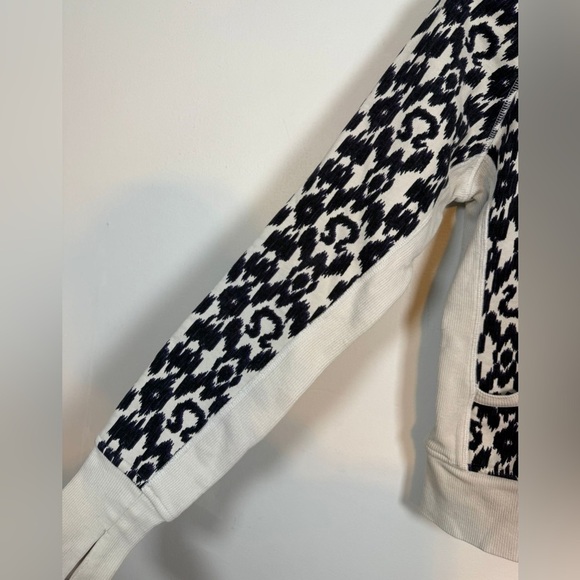 Lululemon Scuba Hoodie Black White Ikat Print – Women’s XS/S - Picture 5 of 9